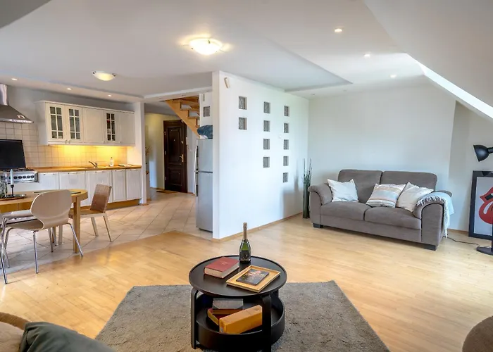 Family Apt For 2-6 - Amazing Barbacan Walls View
