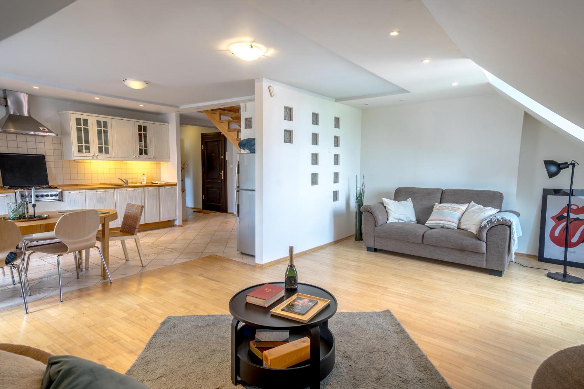 Apartament Family Apt For 2-6 - Amazing Barbacan Walls View Warszawa